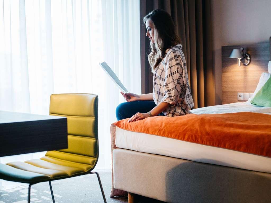 Q Hotel Plus Wroclaw Oda fotoğraf